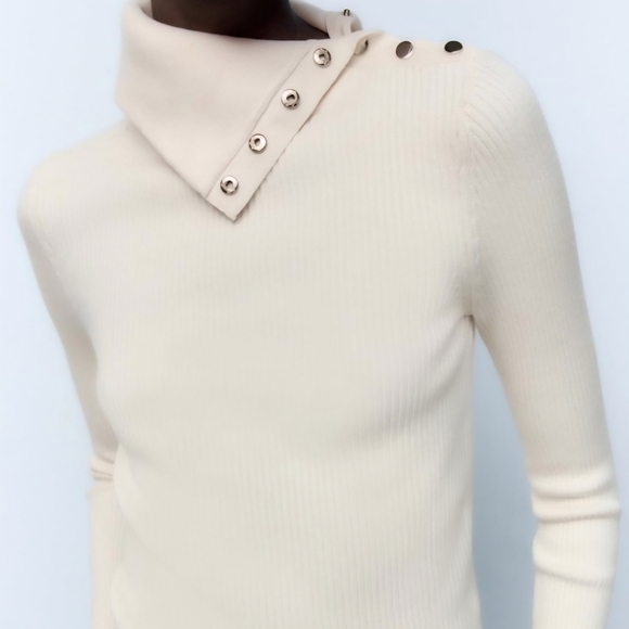 Zara Sweater - Picture 2 of 10